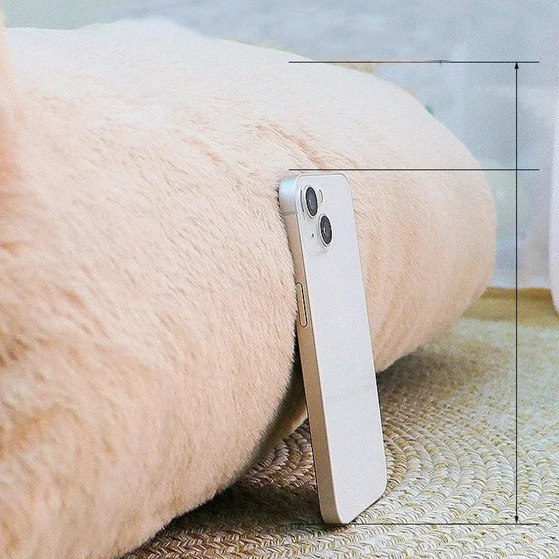Small cat bed size shown alongside the larger variant, helping shoppers choose the right fit for their cat or small dog.